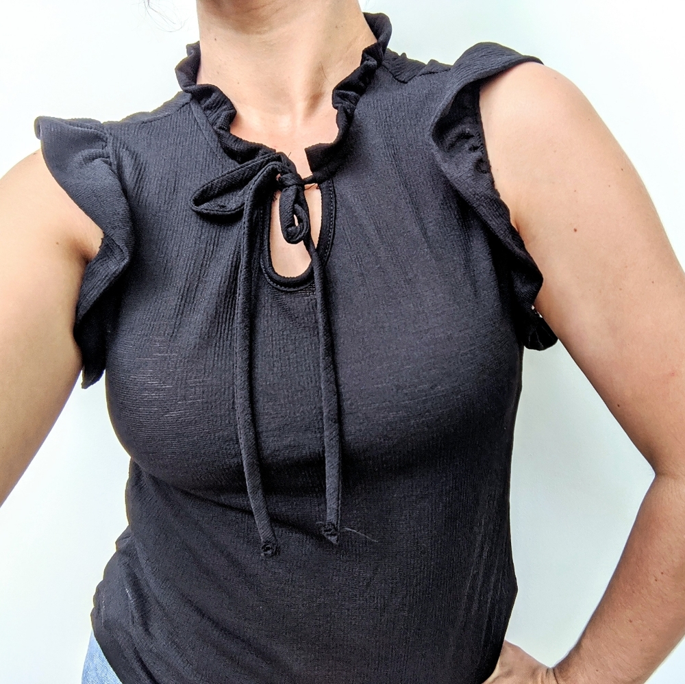 🖤 Black Ruffle Top